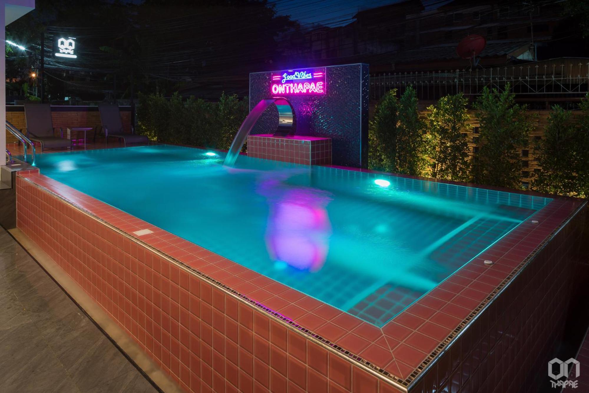 On Thapae Gate Chiangmai Hotel เชียงใหม่ ภายนอก รูปภาพ