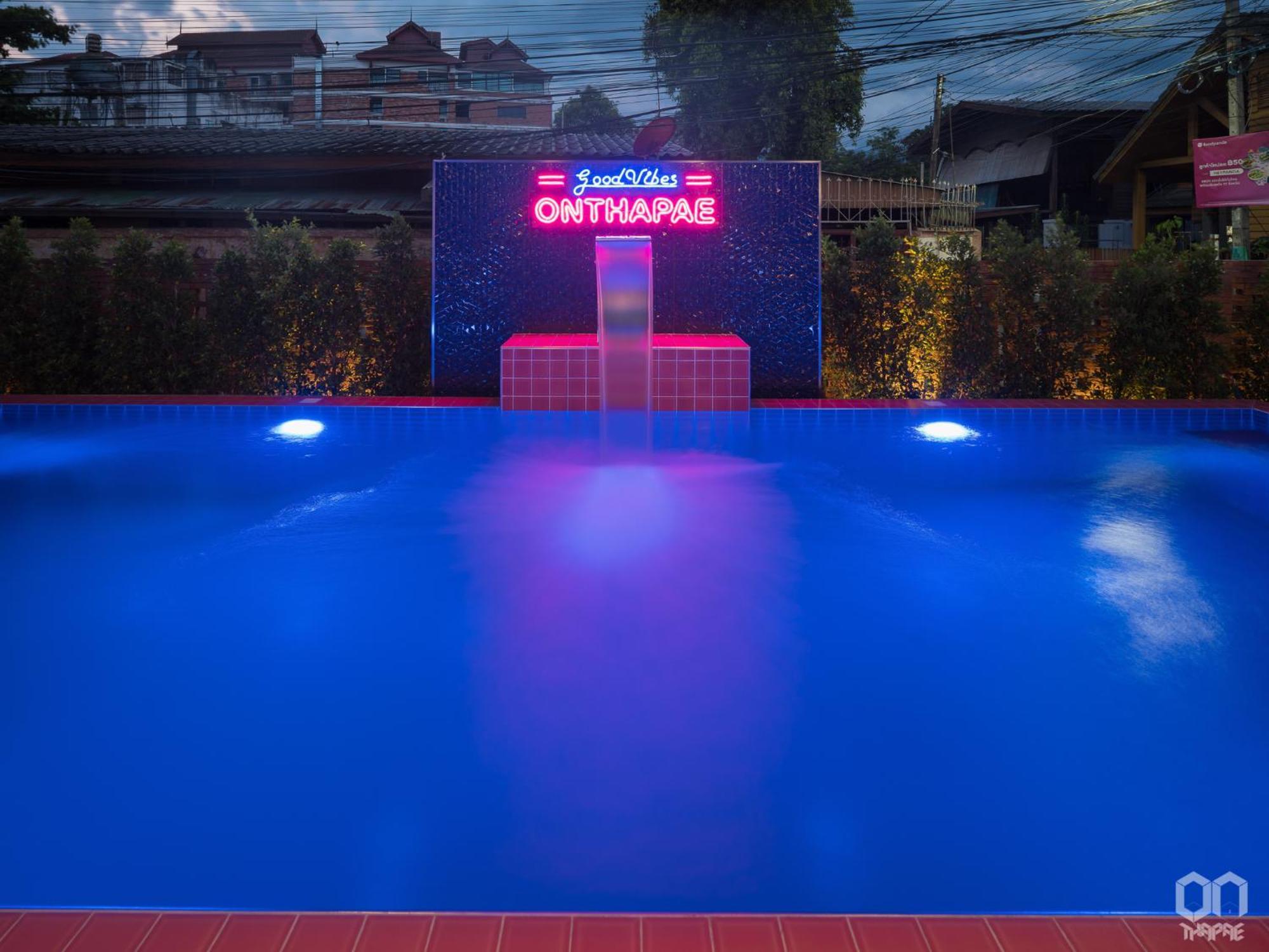 On Thapae Gate Chiangmai Hotel เชียงใหม่ ภายนอก รูปภาพ